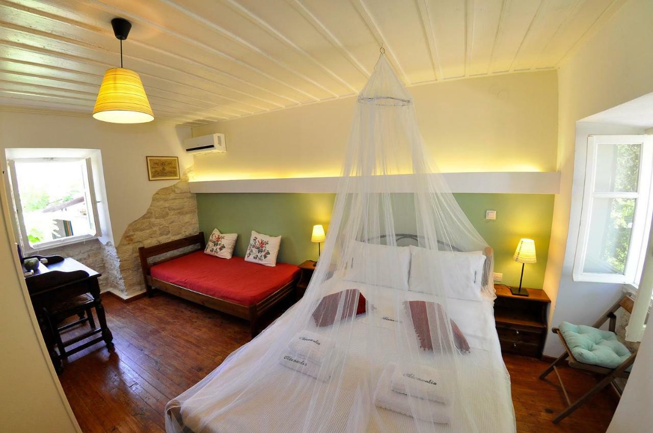 Adamantia Hotel ガイオス エクステリア 写真