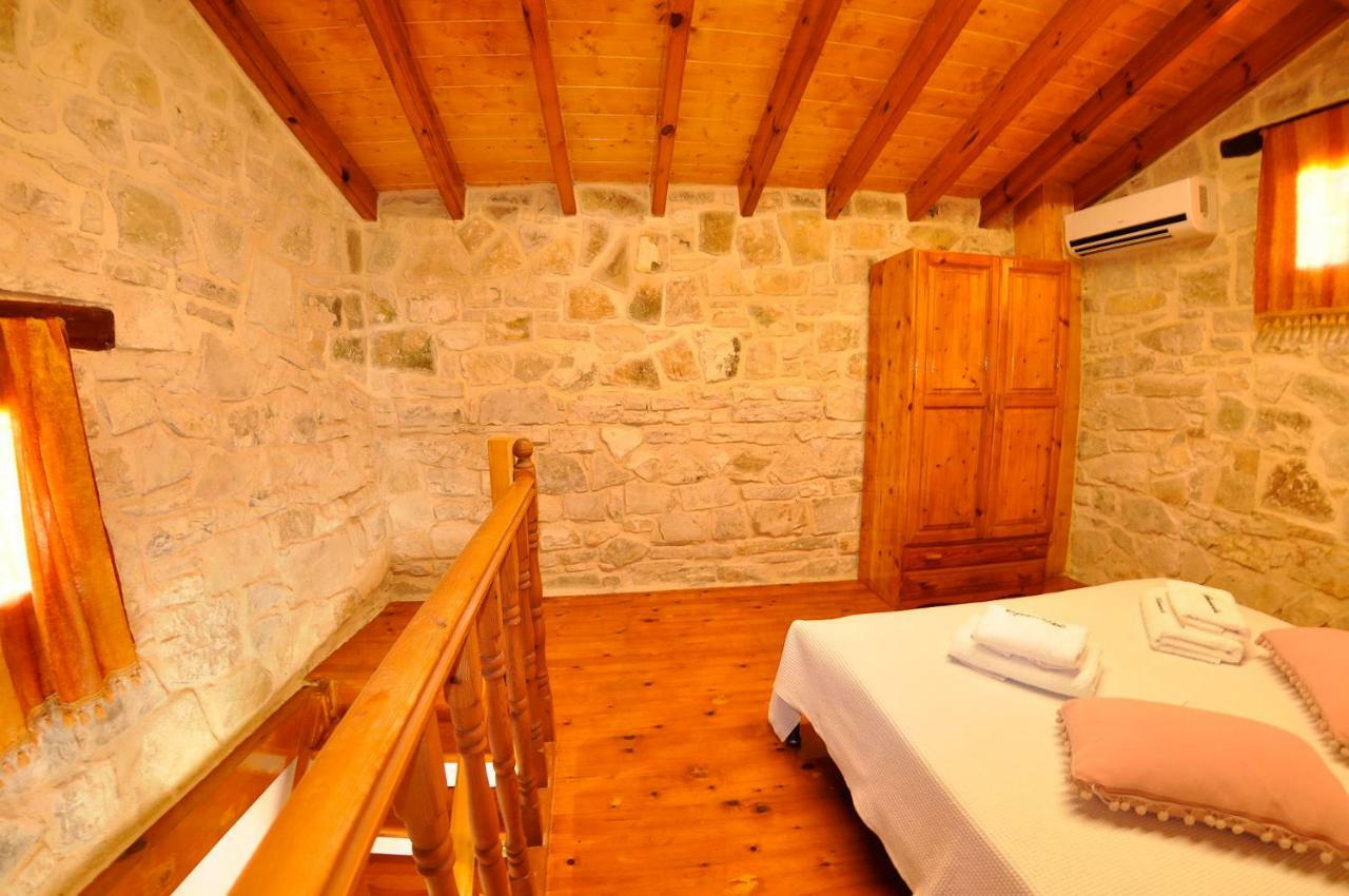 Adamantia Hotel ガイオス エクステリア 写真